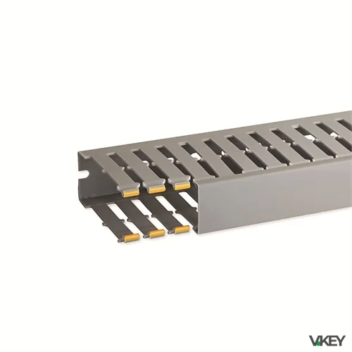 Canaletta con coestruso morbido modulo 20 feritoia 8 grigio T1-N 40x100 G | Hager-Bocchiotti